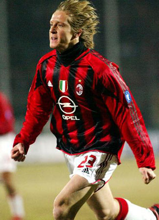 边后卫立刻 边后卫立刻